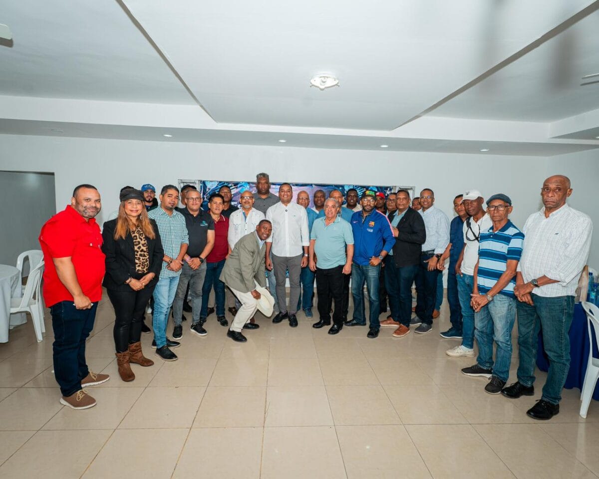 COMPARTIR CON COMUNICADORES ANYELO