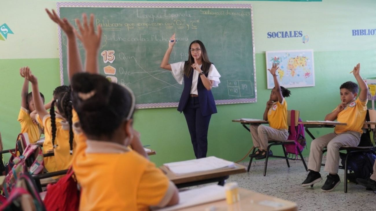 La valoración social del docente y su responsabilidad educativa: una deuda persistente en el sistema educativo dominicano